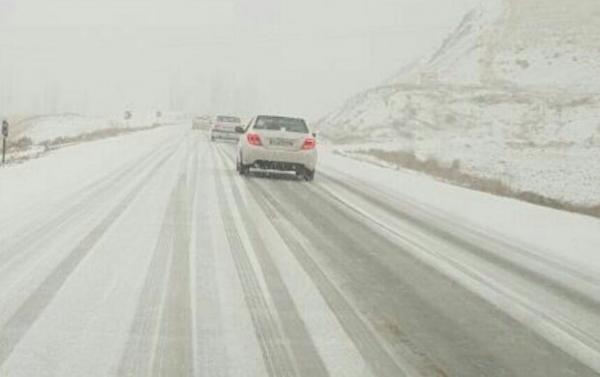 بارش برف و باران در 9 استان ، افزایش تردد وسایل نقلیه در جاده ها