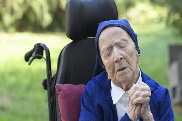 زن 116 ساله کرونا را شکست داد
